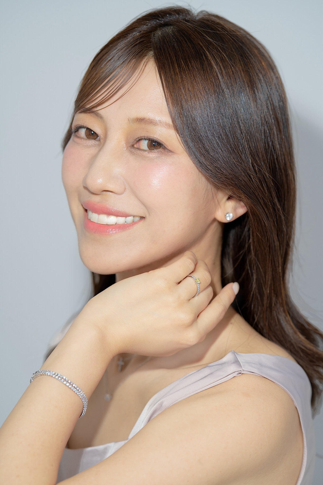 Stud Pierced Earrings/Round